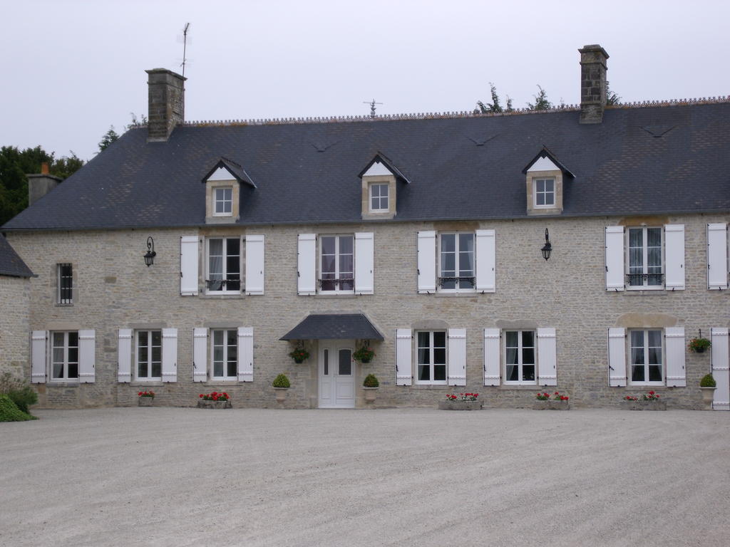 Au Refuge Des Allies Turqueville Exterior foto